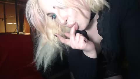 Snapshot of barbarissssska chatting on March 21, 10:57 pm Victoria online show from March 21, 10:57 pm