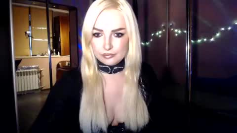 Snapshot of barbarissssska chatting on June 18, 3:40 am Victoria online show from June 18, 3:40 am