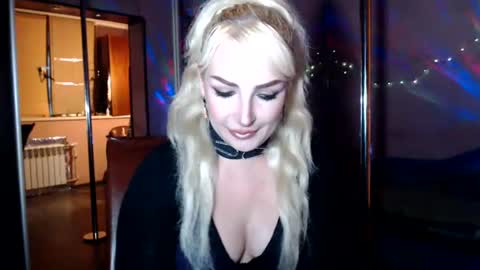 Snapshot of barbarissssska chatting on June 24, 2:10 am Victoria online show from June 24, 2:10 am