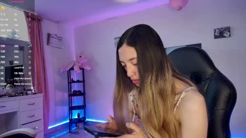 Snapshot of barbie20_ chatting on May 11, 12:44 pm sexy Barbie online show from May 11, 12:44 pm