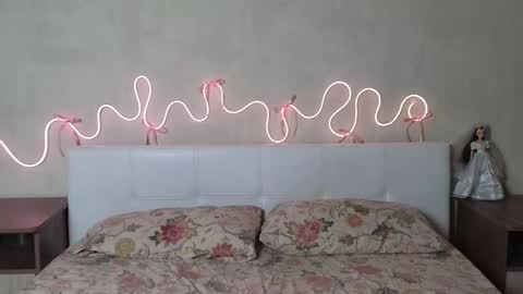 Snapshot of barbie_blame chatting on January 9, 8:28 am im Betty online show from January 9, 8:28 am