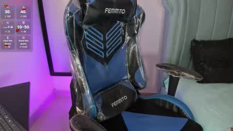          I work from home this is my room 3 online show from March 1, 8:16 am