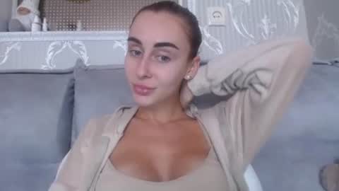 Snapshot of barbie_giirls_ chatting on September 22, 9:11 am Kate online show from September 22, 9:11 am