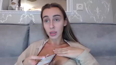 Snapshot of barbie_giirls_ chatting on October 7, 9:50 am Kate online show from October 7, 9:50 am