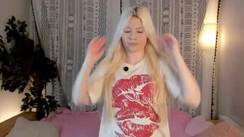 Lizzie - barbie girl . online show from December 18, 7:47 am