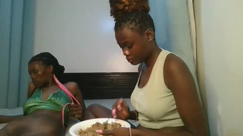 queen online show from October 31, 11:39 pm