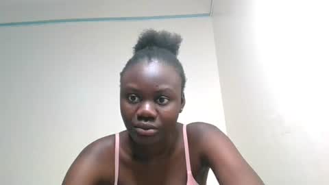 Snapshot of barbie_queen2 chatting on June 18, 8:47 am queen online show from June 18, 8:47 am
