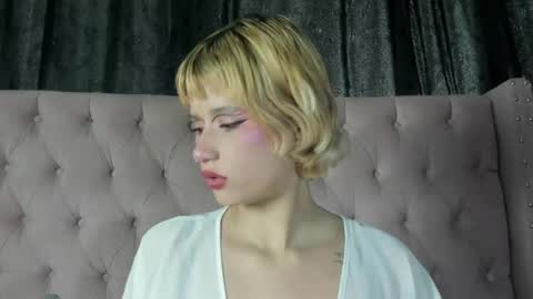 Snapshot of barbieambarx chatting on May 12, 6:49 pm Barbie online show from May 12, 6:49 pm