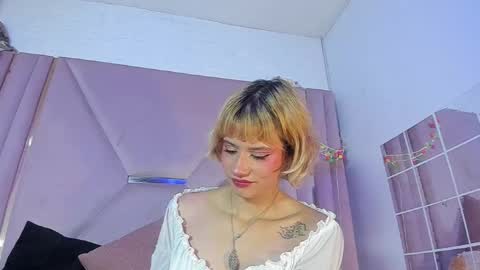 Snapshot of barbieambarx chatting on June 4, 6:58 pm Barbie online show from June 4, 6:58 pm