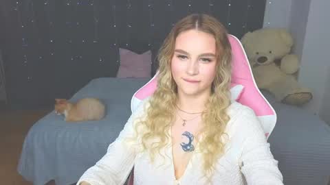Eva online show from May 11, 3:51 pm