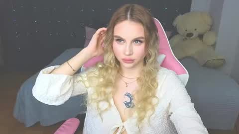 Eva online show from May 11, 4:04 pm