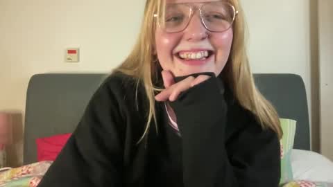 Snapshot of barbiegirl966 chatting on December 26, 9:26 pm barbiegirl966 online show from December 26, 9:26 pm