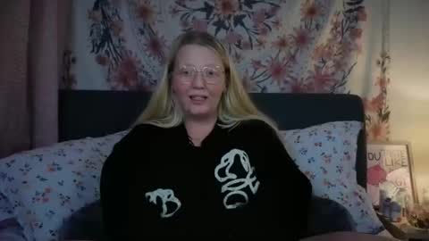 Snapshot of barbiegirl966 chatting on April 27, 8:29 pm barbiegirl966 online show from April 27, 8:29 pm