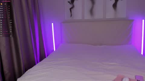 Snapshot of barbielina_ chatting on November 23, 6:52 pm Emma online show from November 23, 6:52 pm