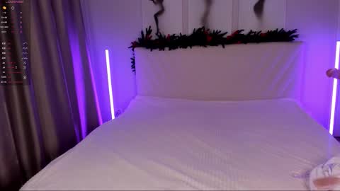 Snapshot of barbielina_ chatting on December 15, 8:02 pm Emma online show from December 15, 8:02 pm