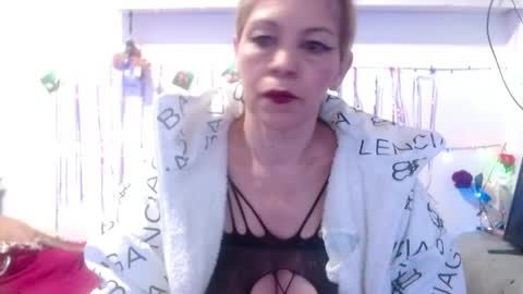 Snapshot of barbiemature chatting on May 23, 8:40 am barbiemature online show from May 23, 8:40 am