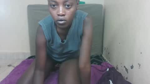 Snapshot of barbies_ebony chatting on December 18, 2:34 pm barbies_ebony online show from December 18, 2:34 pm
