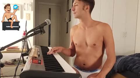 Snapshot of barebritpianist chatting on September 19, 5:09 am BareBritPianist online show from September 19, 5:09 am