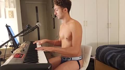 Snapshot of barebritpianist chatting on October 16, 3:24 pm BareBritPianist online show from October 16, 3:24 pm