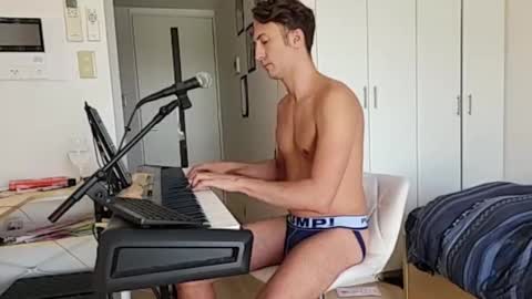 Snapshot of barebritpianist chatting on October 17, 5:21 am BareBritPianist online show from October 17, 5:21 am