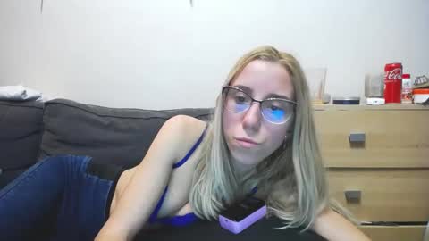 Snapshot of barelylegalblondy chatting on March 7, 8:00 pm Lena online show from March 7, 8:00 pm