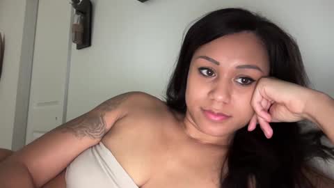 chicka online show from February 8, 7:27 pm