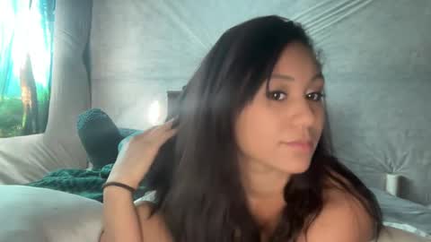 chicka online show from February 15, 9:48 pm