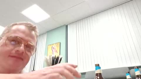 Snapshot of barrrry1994 chatting on October 26, 2:28 am barrrry1994 online show from October 26, 2:28 am