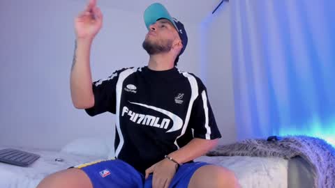 Bruce  online show from January 8, 5:05 am