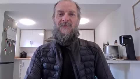Snapshot of basiccamguy chatting on June 12, 8:02 am basiccamguy online show from June 12, 8:02 am