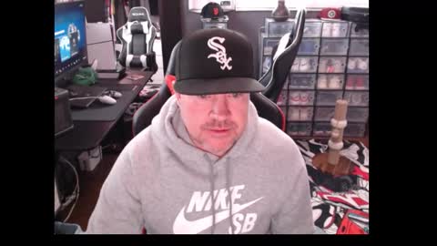 Snapshot of basketballjerseygang chatting on November 23, 8:08 pm Jordan online show from November 23, 8:08 pm