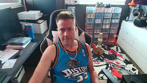 Snapshot of basketballjerseygang chatting on March 30, 7:48 pm Jordan online show from March 30, 7:48 pm