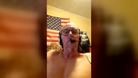 Snapshot of bassman966 chatting on June 25, 4:34 am bassman966 online show from June 25, 4:34 am
