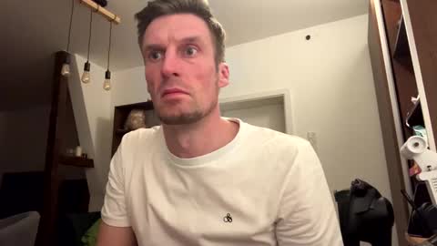 Snapshot of basst23 chatting on February 11, 11:33 pm basst23 online show from February 11, 11:33 pm