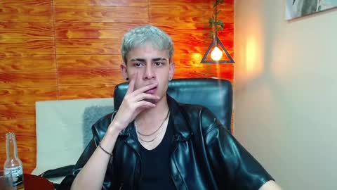 Snapshot of bastiaan_28 chatting on December 24, 5:38 am Bastian online show from December 24, 5:38 am