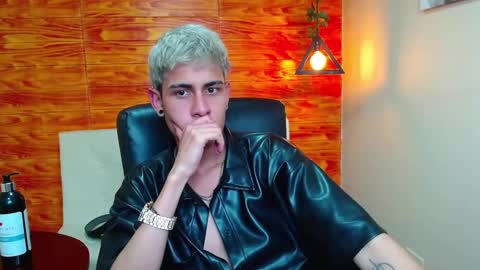 Snapshot of bastiaan_28 chatting on January 5, 2:19 pm Bastian online show from January 5, 2:19 pm