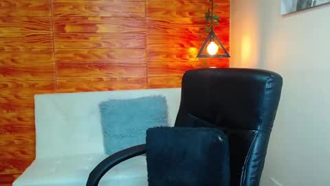 Snapshot of bastiaan_28 chatting on January 5, 8:21 pm Bastian online show from January 5, 8:21 pm