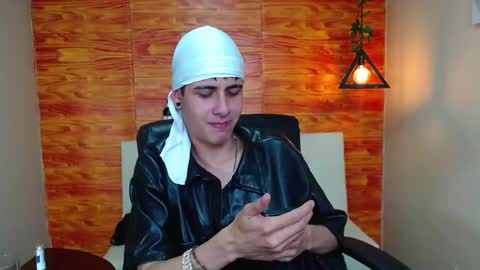 Snapshot of bastiaan_28 chatting on January 14, 5:30 am Bastian online show from January 14, 5:30 am