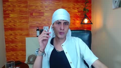Snapshot of bastiaan_28 chatting on January 15, 1:12 am Bastian online show from January 15, 1:12 am
