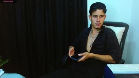 Snapshot of bastiaan_28 chatting on May 17, 12:30 am Bastian online show from May 17, 12:30 am