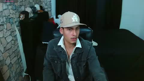 Snapshot of bastiaan_28 chatting on June 12, 11:03 pm Bastian online show from June 12, 11:03 pm
