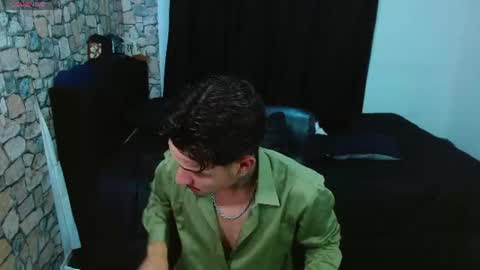 Snapshot of bastiaan_28 chatting on June 22, 10:51 pm Bastian online show from June 22, 10:51 pm