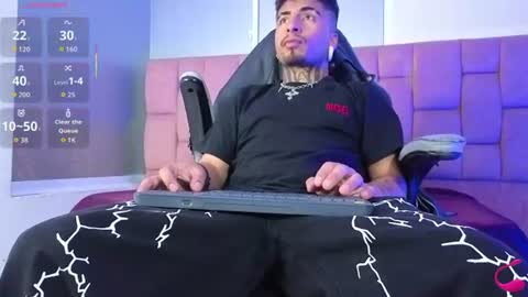 Snapshot of bastian66_ chatting on June 15, 2:03 am bastian66_ online show from June 15, 2:03 am