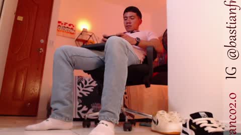 Bastian Independent Model online show from December 2, 7:14 am