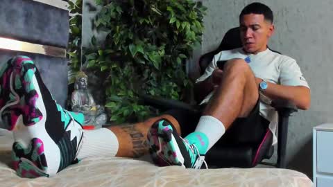 Bastian Independent Model online show from October 5, 1:20 pm