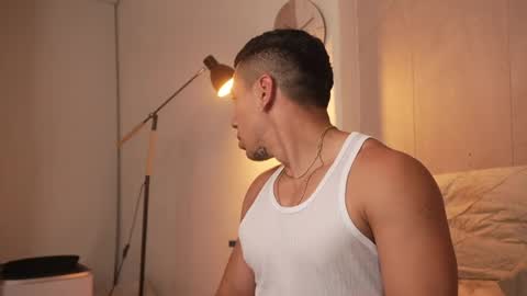 Snapshot of bastian_franco01 chatting on May 15, 6:31 am Bastian Independent Model online show from May 15, 6:31 am