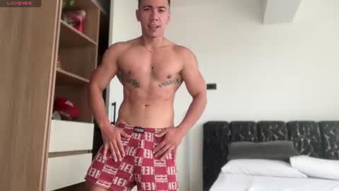 Bastian Independent Model online show from June 21, 12:30 pm