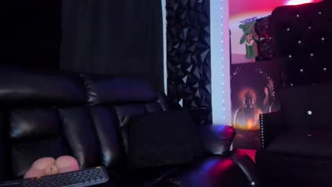 Snapshot of bastian_ruiz chatting on November 19, 5:40 am bastian online show from November 19, 5:40 am