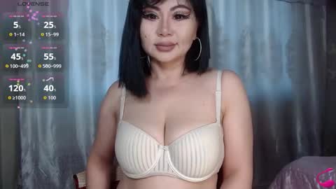 Snapshot of batari_giya chatting on November 23, 3:06 am Lara online show from November 23, 3:06 am