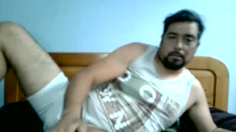 Snapshot of batery82 chatting on December 8, 4:07 pm batery82 online show from December 8, 4:07 pm